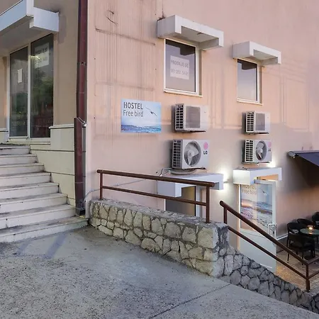 Free Bird (adults Only) Hostel