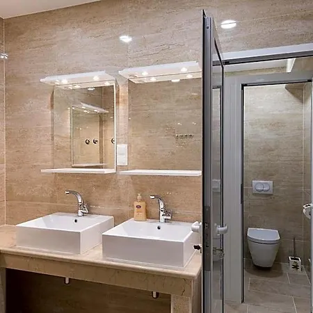 Hostel Free Bird (adults Only)
