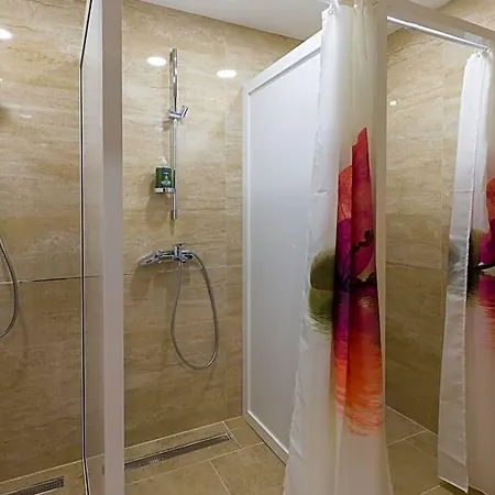 Free Bird (adults Only) Hostel