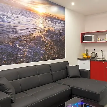 Free Bird (adults Only) Hostel