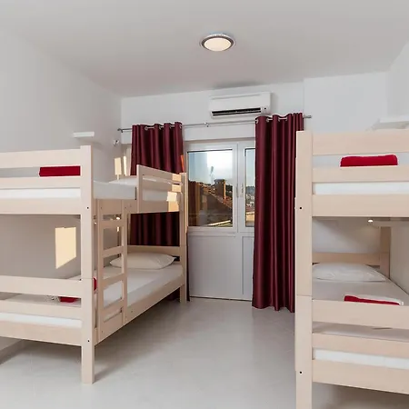 Free Bird (adults Only) Hostel *