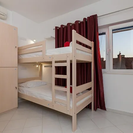 Hostel Free Bird (adults Only) *