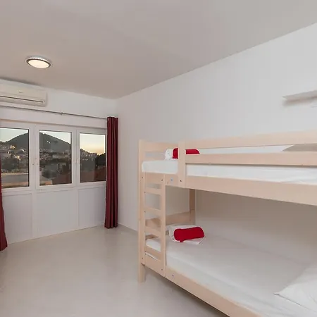 Free Bird (adults Only) 두브로브니크