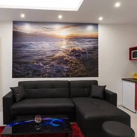 Free Bird (adults Only) Hostel