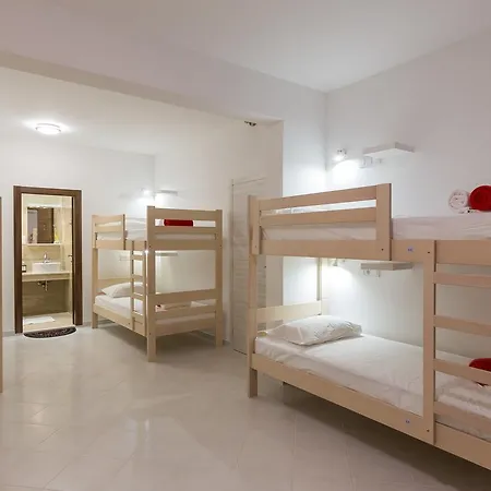 Free Bird (adults Only) * 두브로브니크