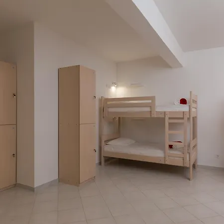 Free Bird (adults Only) * 두브로브니크