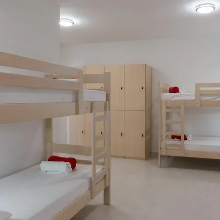 Free Bird (adults Only) 두브로브니크