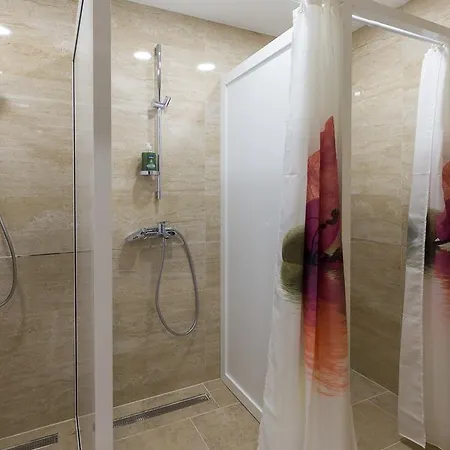 Free Bird (adults Only) 호스텔