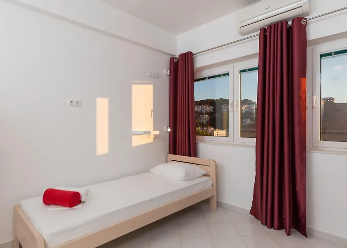 Free Bird (adults Only) * Dubrovnik