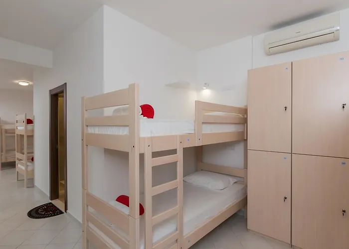 Hostel Free Bird (adults Only) *