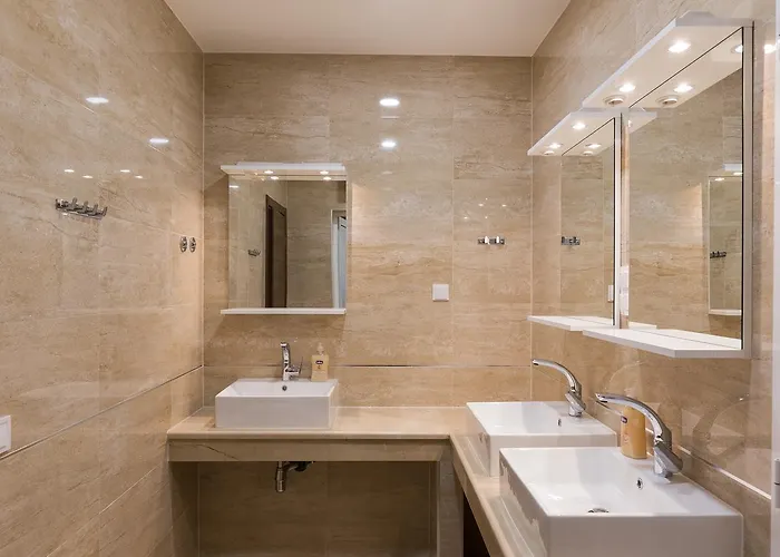 Free Bird (adults Only) Hostel *